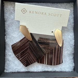 Kendra Scott Astoria Earrings And Necklace In Brown Dusted Glass